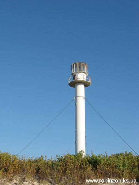 Новый маяк светит с 1997 года